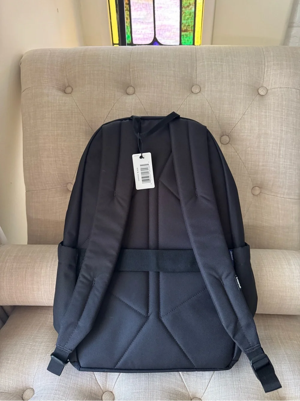 Thule Black Men's Backpack with Front Zip Pocket